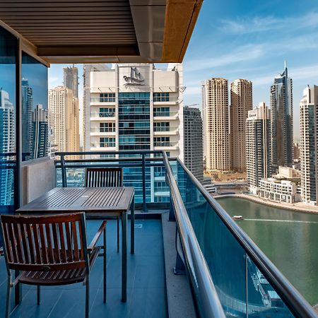 Radisson Blu Residence, Dubai Marina Esterno foto A balcony in Dubai