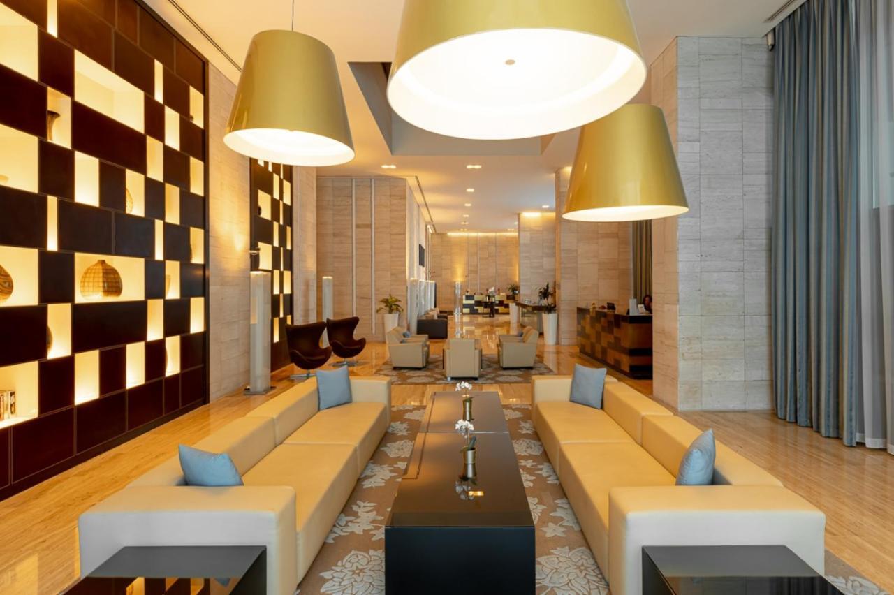 Radisson Blu Residence, Dubai Marina Esterno foto Lobby