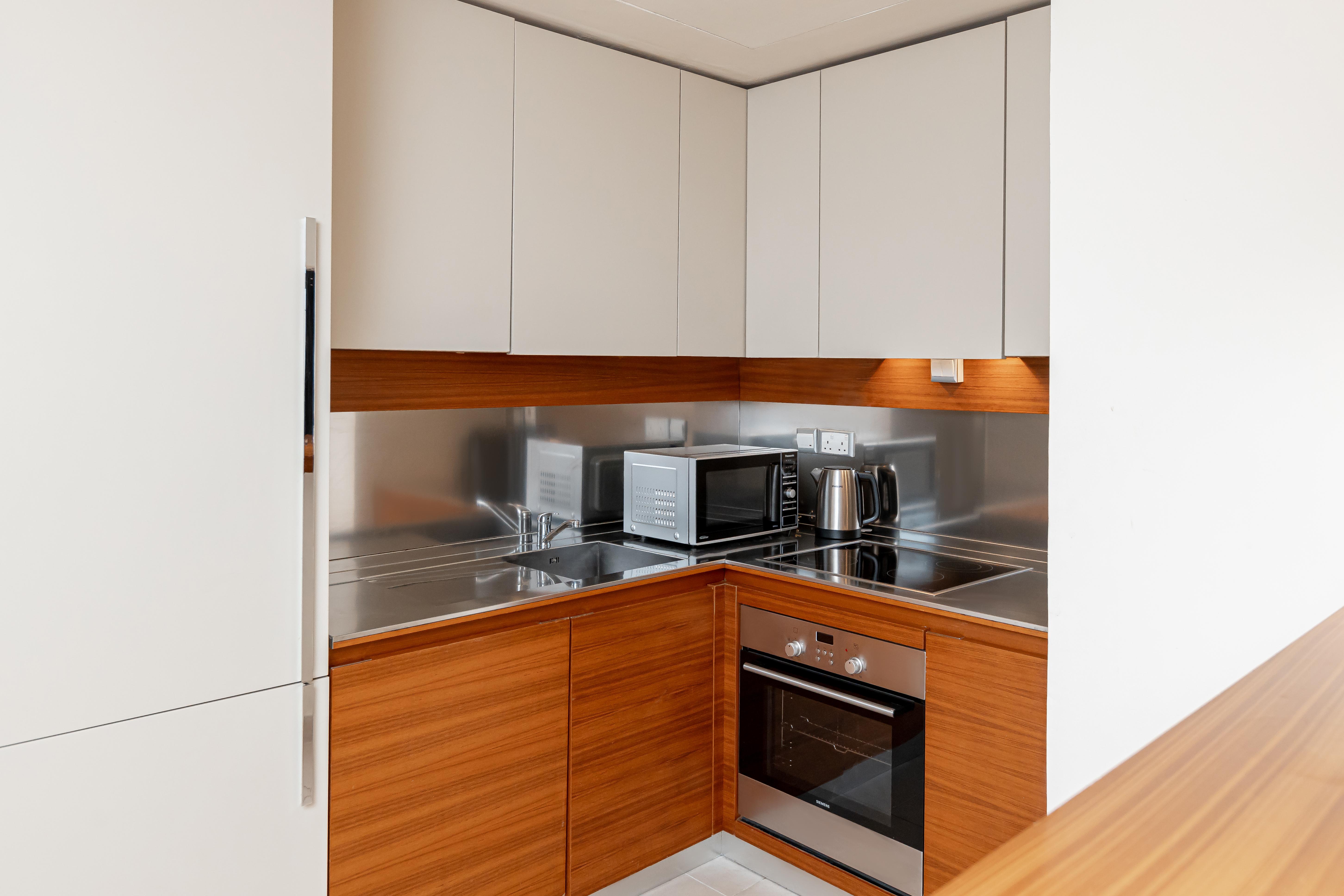 Radisson Blu Residence, Dubai Marina Esterno foto A kitchen designed with Blender