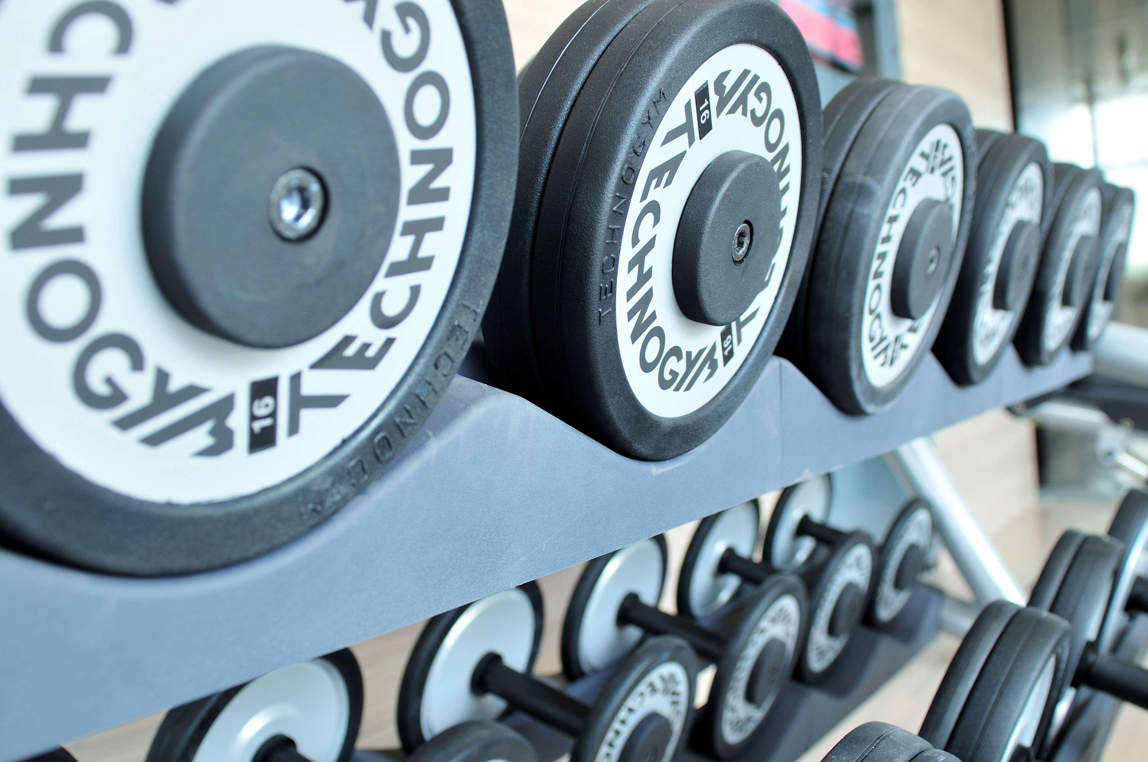 Radisson Blu Residence, Dubai Marina Esterno foto Dumbbells