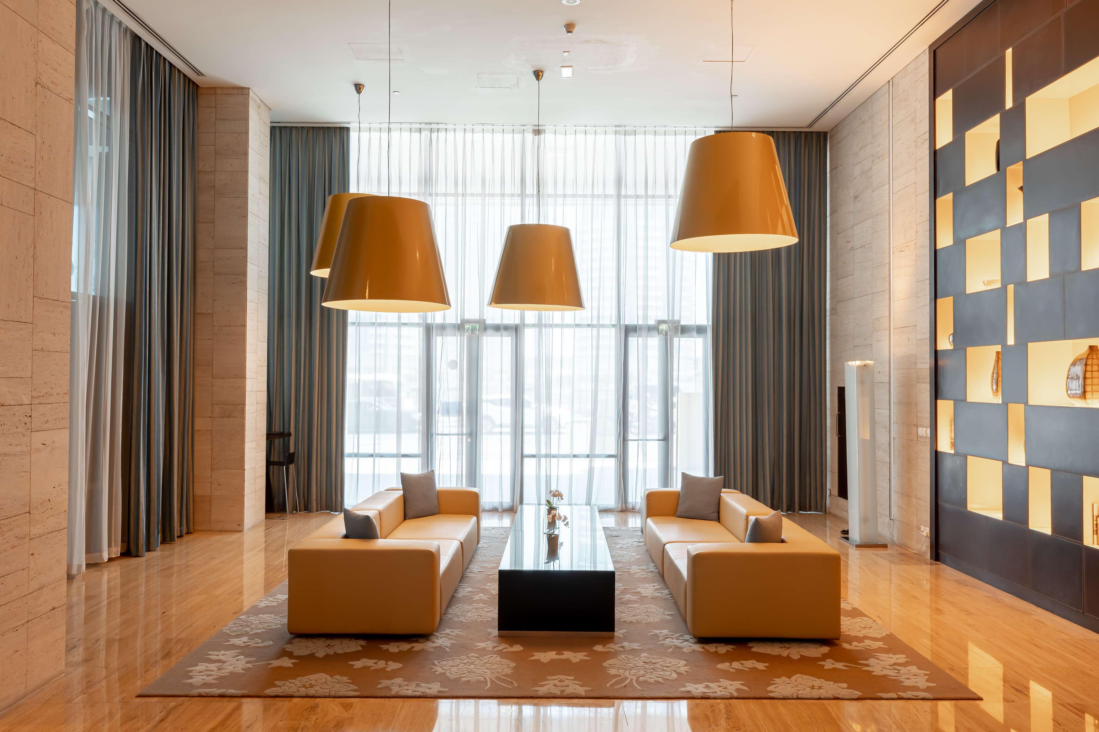 Radisson Blu Residence, Dubai Marina Esterno foto The lobby of the hotel