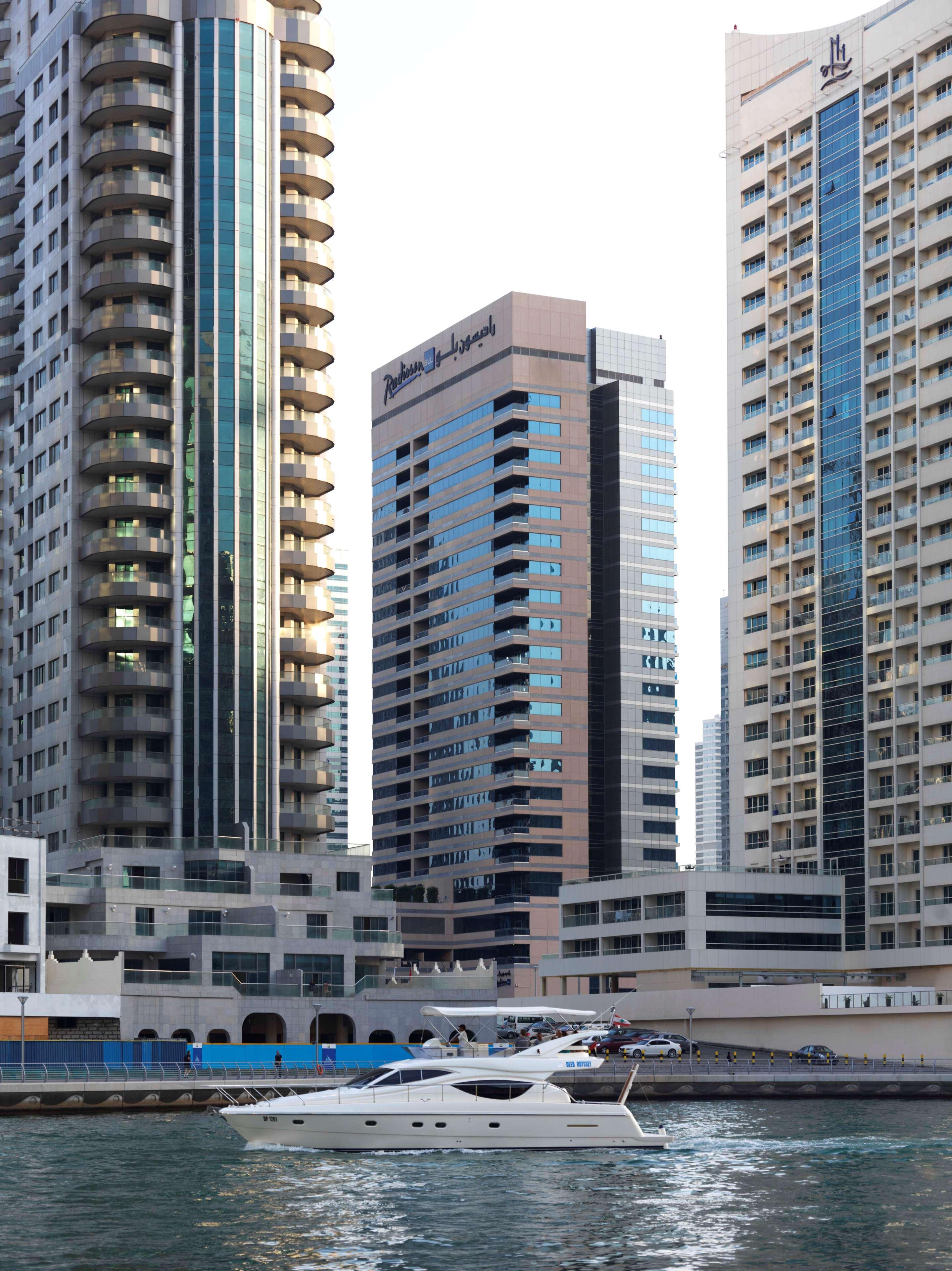 Radisson Blu Residence, Dubai Marina Esterno foto The hotel in 2011